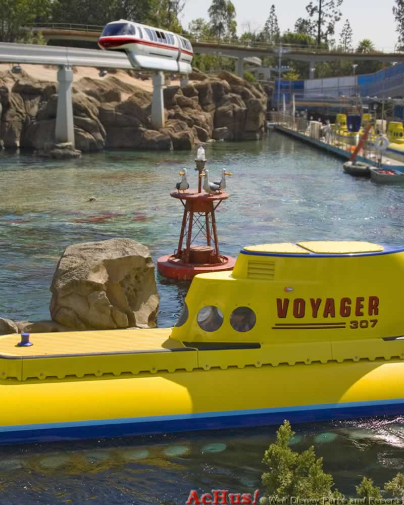Imagen de Disneyland California  Yellow Submarine